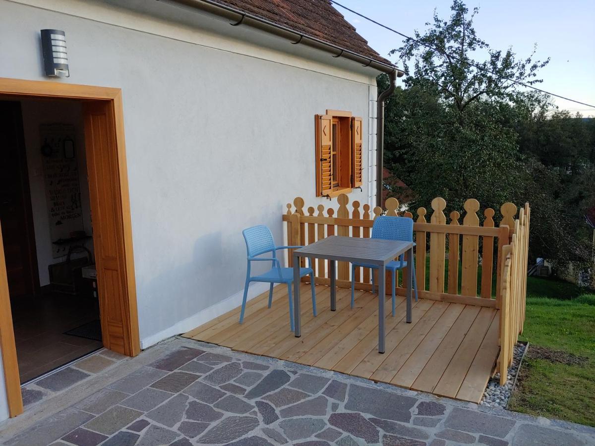 Kleine Reblaus Apartment Bad Waltersdorf Luaran gambar