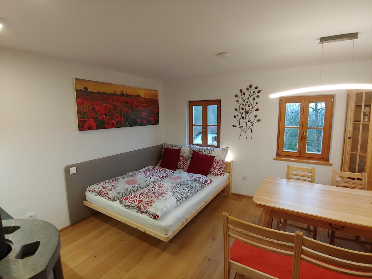 Kleine Reblaus Apartment Bad Waltersdorf Luaran gambar